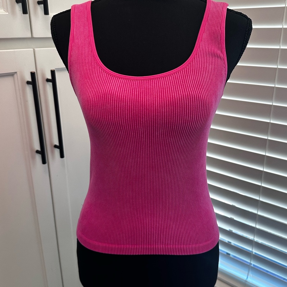 Yelete pink tank top. NWT. Size L/XL
